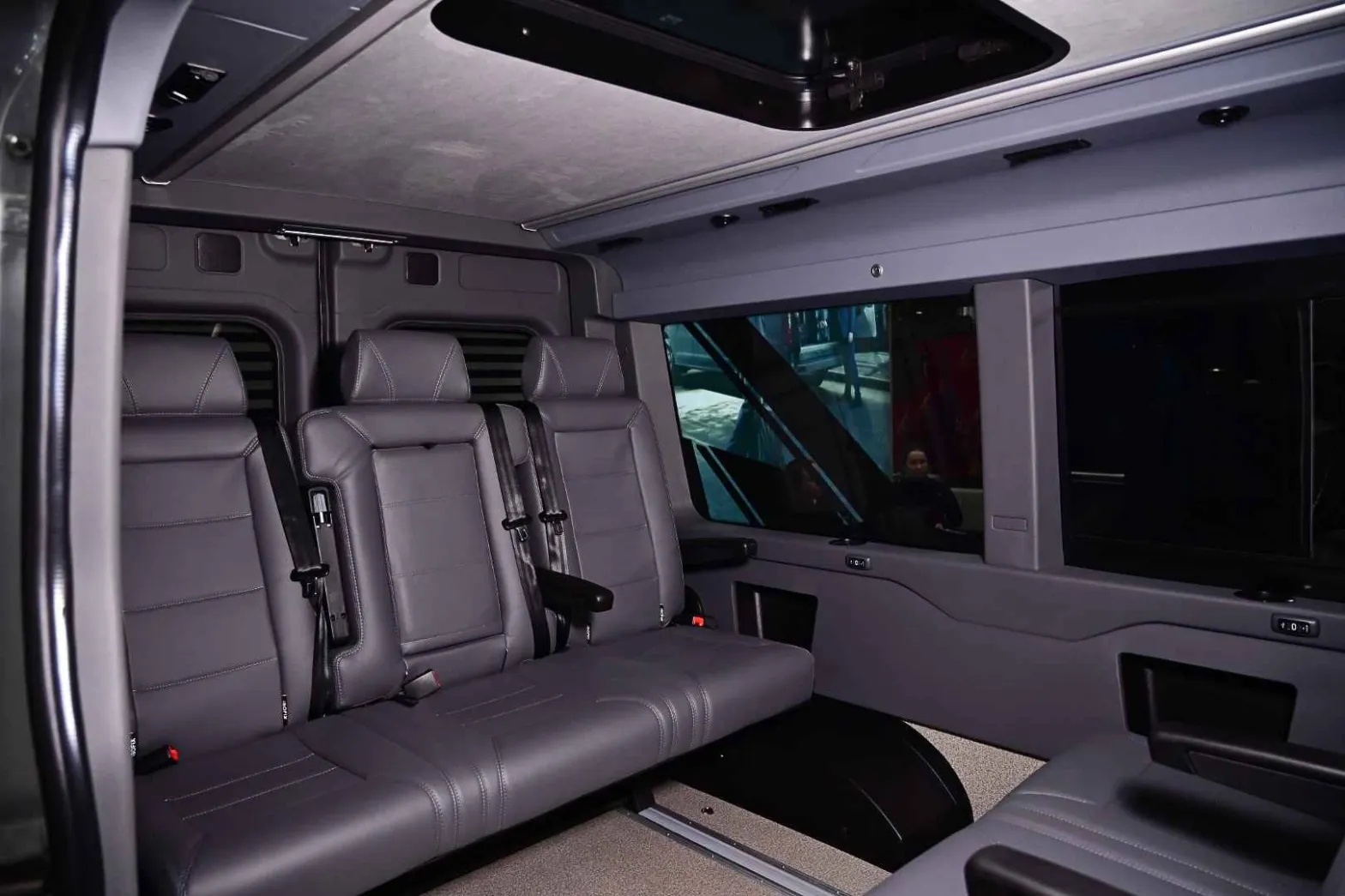 Микроавтобус Соболь NN 4x4_салон_.jpg