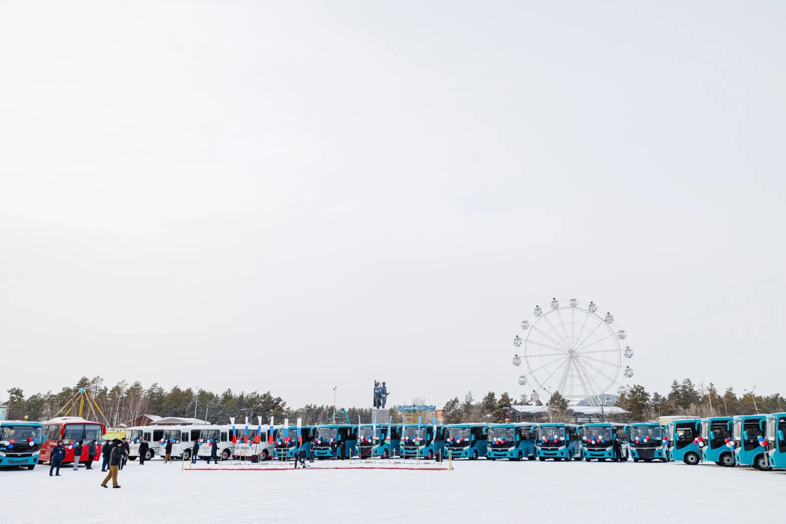 Автобусы ПАЗ и КАВЗ_2.jpg