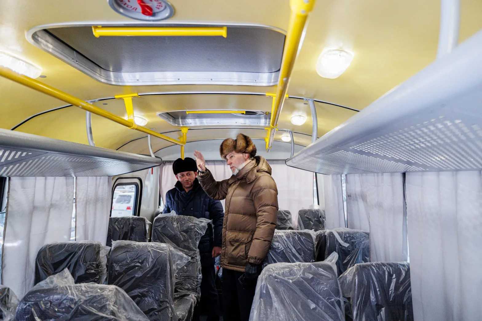 Осмотр автобусов.jpg